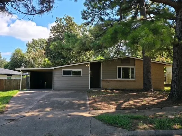 916 Leeper Dr, Denison, TX 75020