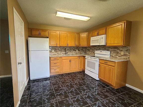 4th image of 8261 SW 5th Ct