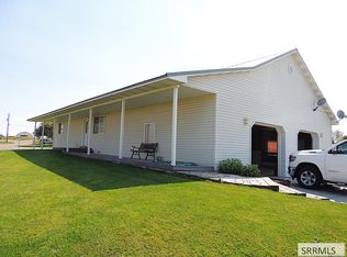 25 W 7th St, Newdale, ID 83436