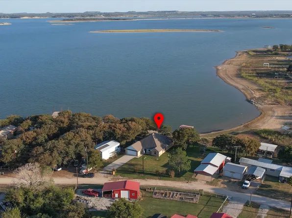 510 Meadow Pond Ct, Runaway Bay, TX 76426