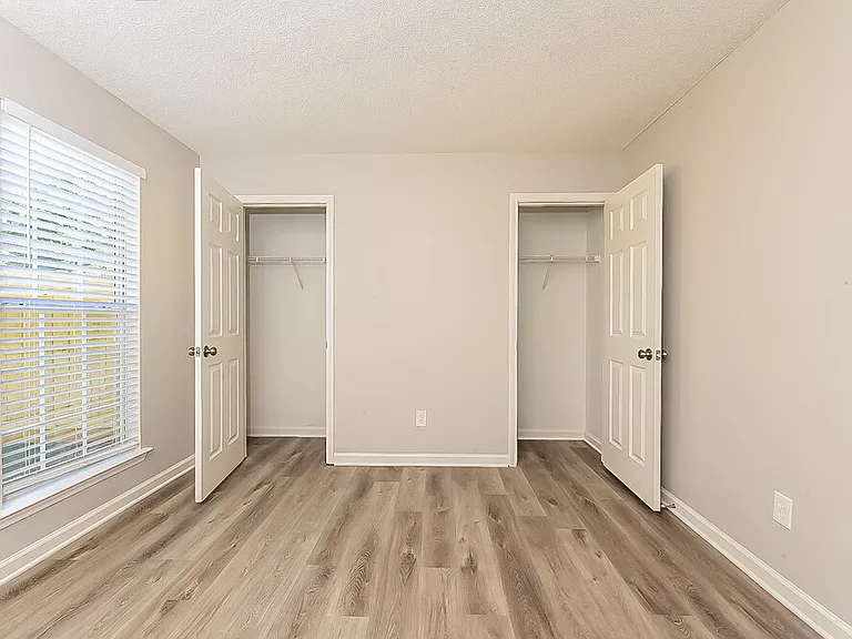 5567 Katherine Village Dr — Photo 13