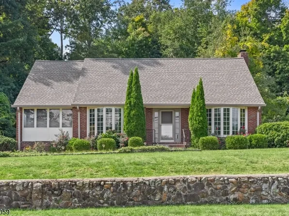 28 Musconetcong Ave, Stanhope Boro, NJ 07874