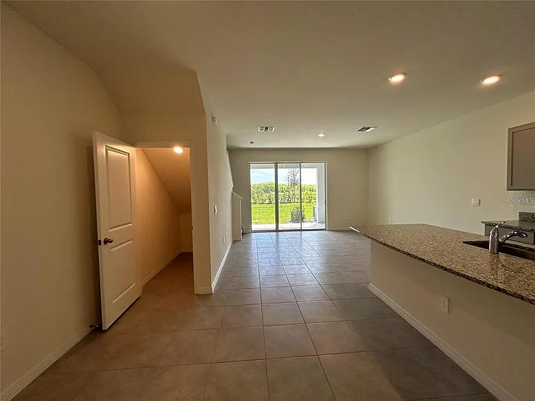 17550 Crescent Moon Loop — Photo 7