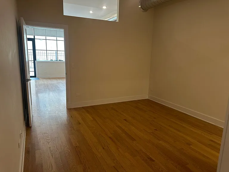 4405 N Artesian Ave #205 — Photo 16