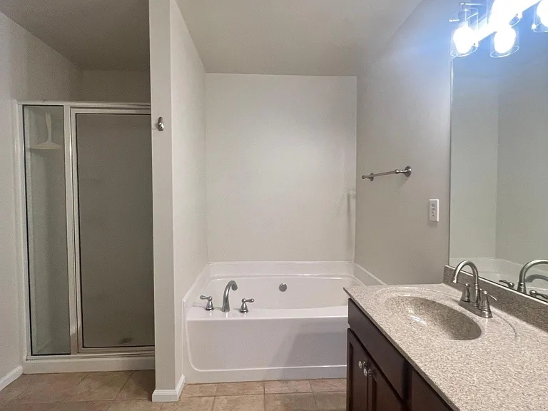 1641 Northgate Mill Dr — Photo 14