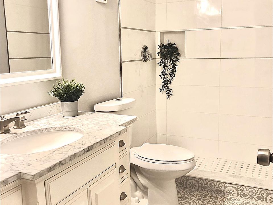 2nd image of 3801 N Oak Dr Unit A61