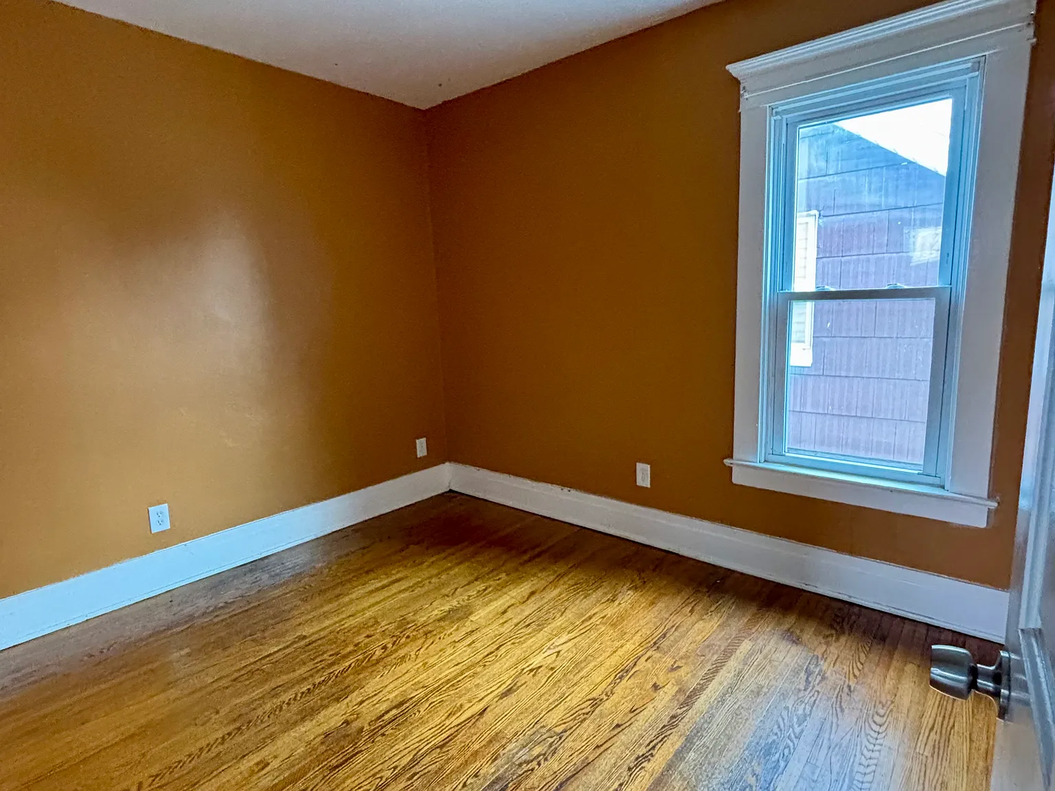 2 bed, 1.5 bath, 1000 sqft, $1,600 — Photo 3