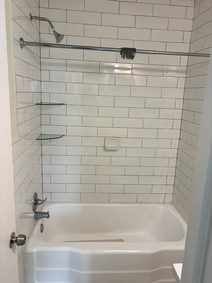 Building Photo - 740 N Grandview Ave #2