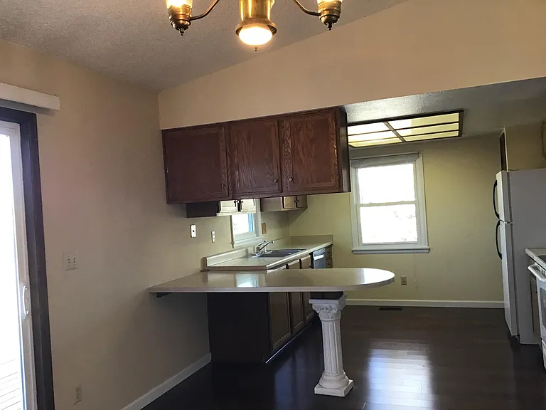 7730 Gibralter Dr — Photo 3