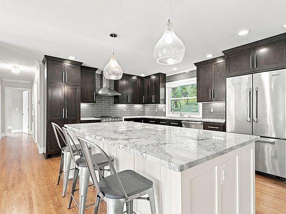 3rd image of 6616 Hillside Ln