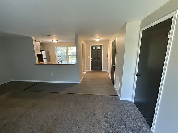 4th image of 371 Cottonwood Ct