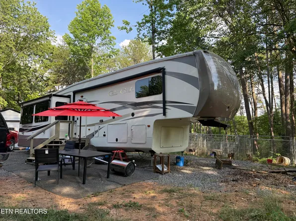 180 Mountain Rd, Tellico Plains, TN 37385