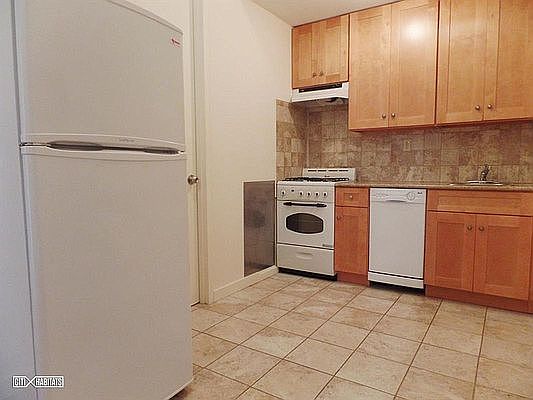 2nd image of 21 W 120th St APT 4