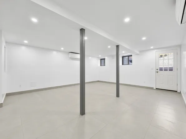 1733 Grove Street image 12 of 17