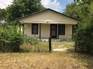 904 S Rusk Ave, Cameron, TX 76520