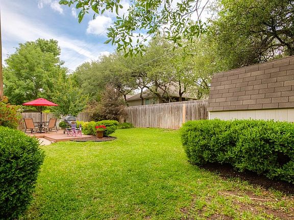 5th image of 3746 Newland Dr