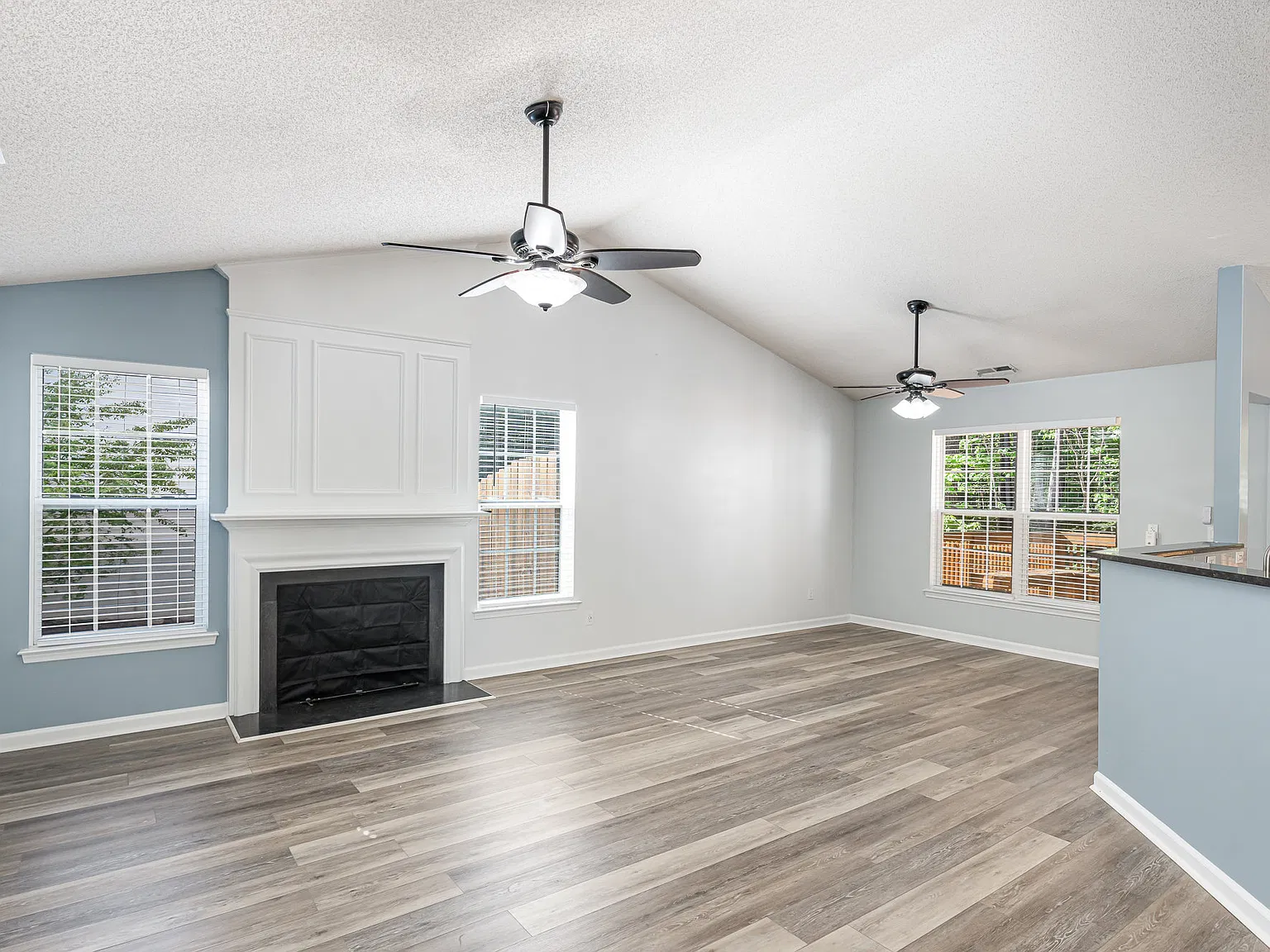 4 bed, 1831 sqft, $2,450 — Photo 4