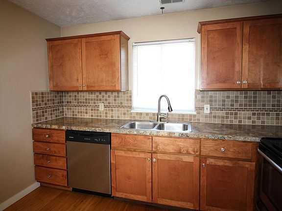 5th image of 65 Dunkirk St SE