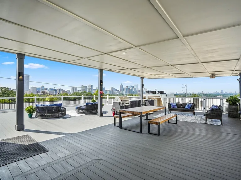 555 Boulevard