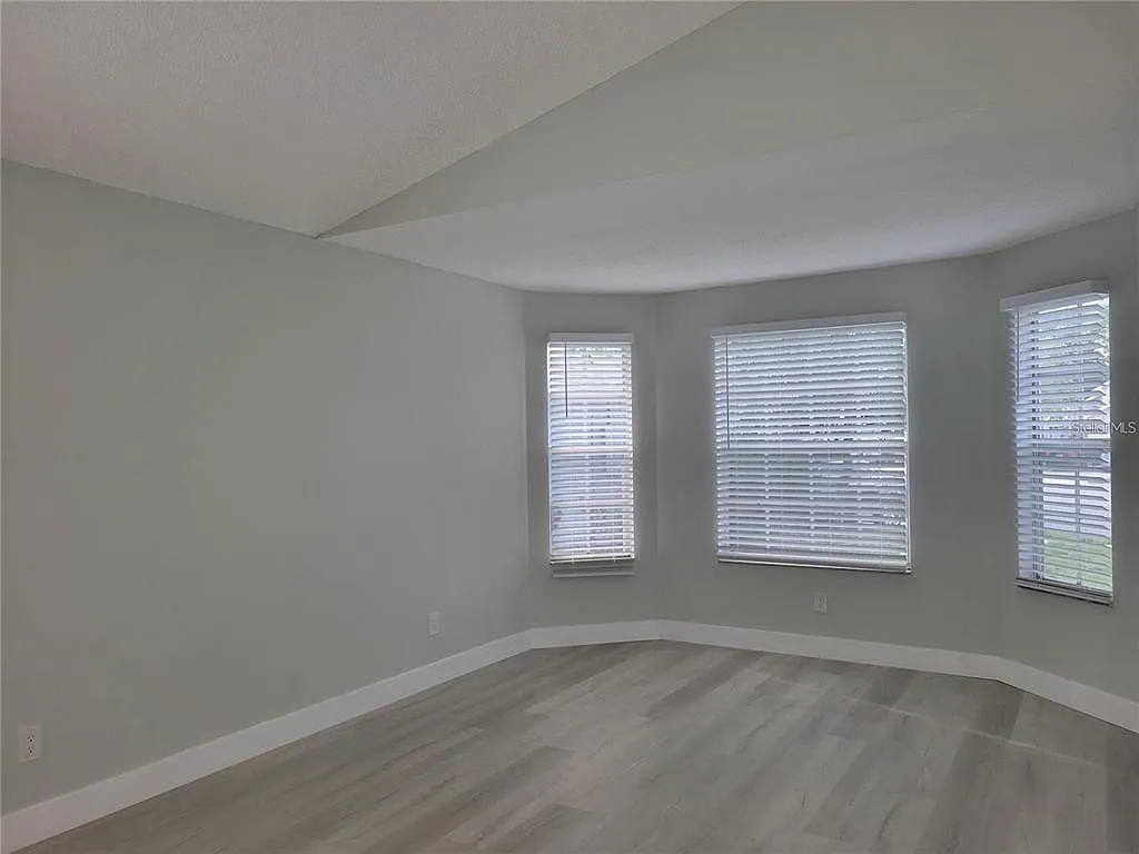3 bed, 2.0 bath, 1455 sqft, $2,495 — Photo 4