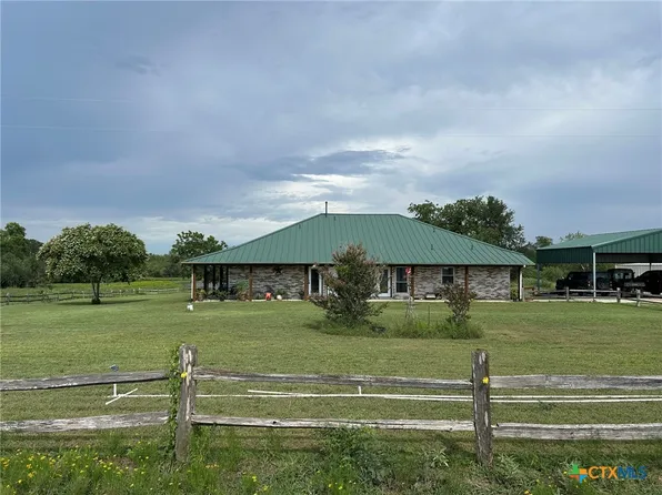 1912 Seminole Trl, Dale, TX 78616