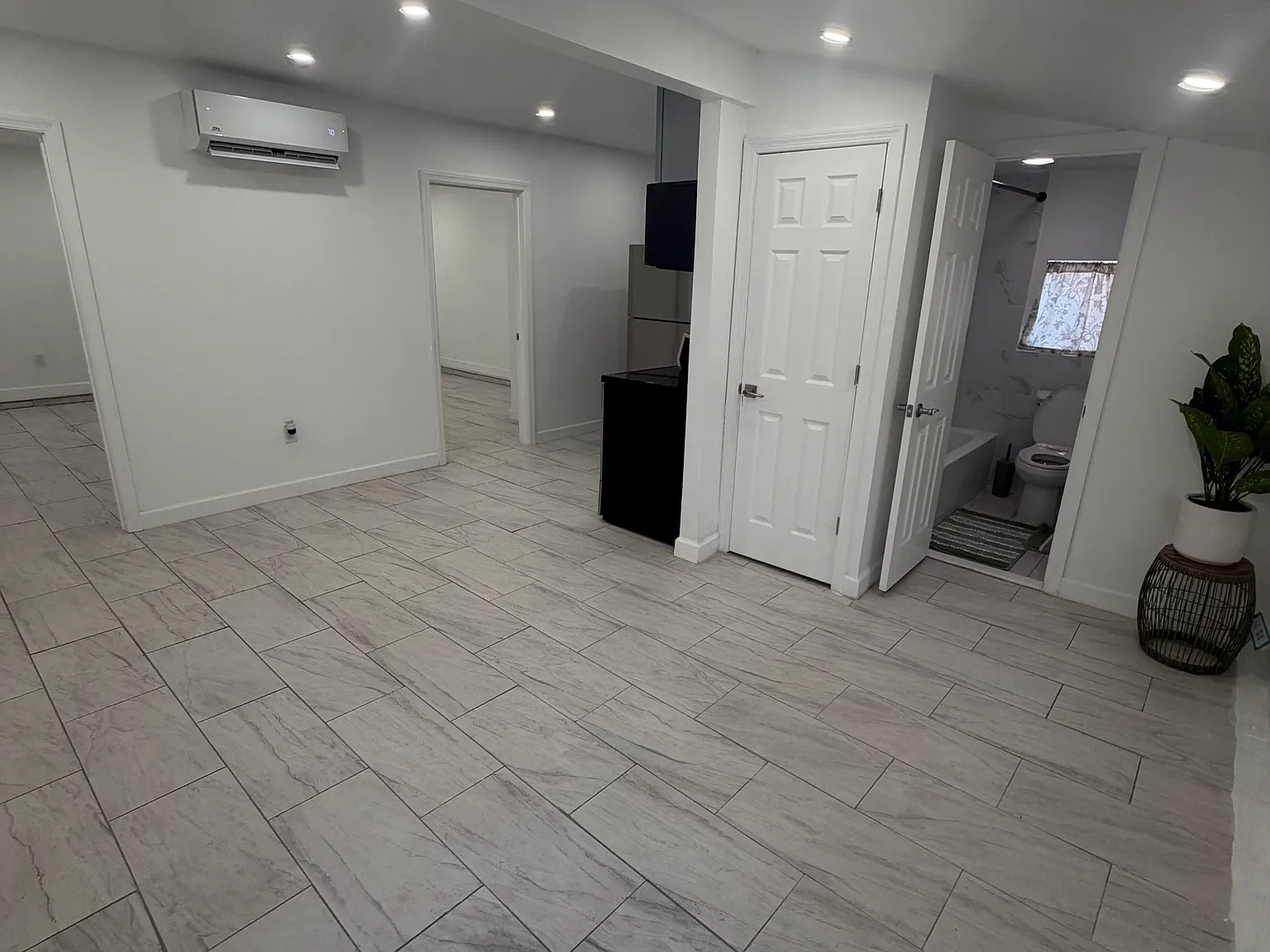 2 bed, $2,500 — Photo 2