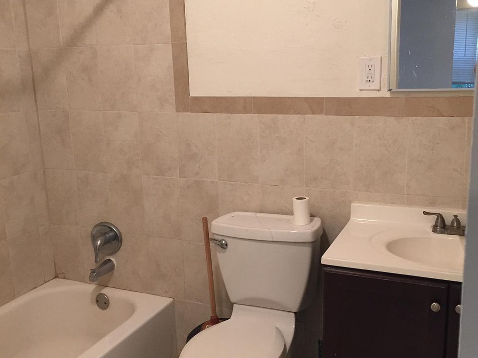 2nd image of 327 SE 3rd Ave #329
