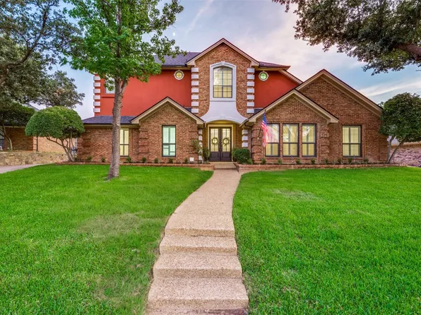 2212 Laurel Ct, Bedford, TX 76021