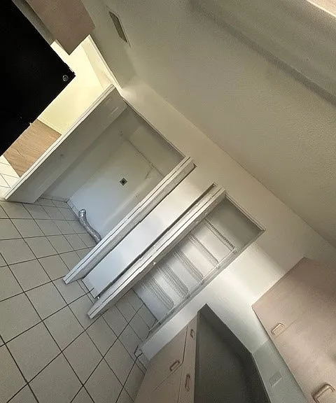 1052 Highland St — Photo 6