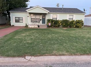 802 N 8th St, Fairview, OK 73737