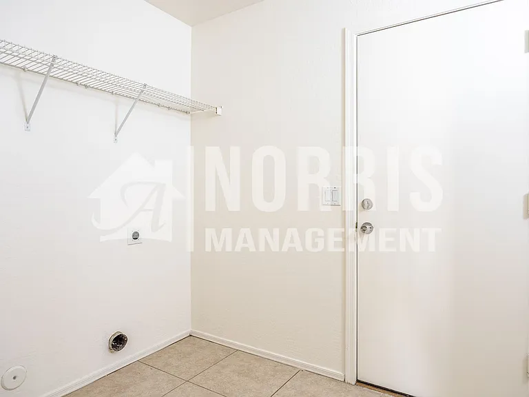 1632 E Cardinal Dr — Photo 37