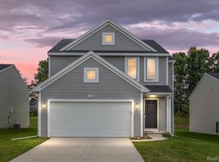 3822 Rolling Hills Dr, Holly, MI 48442