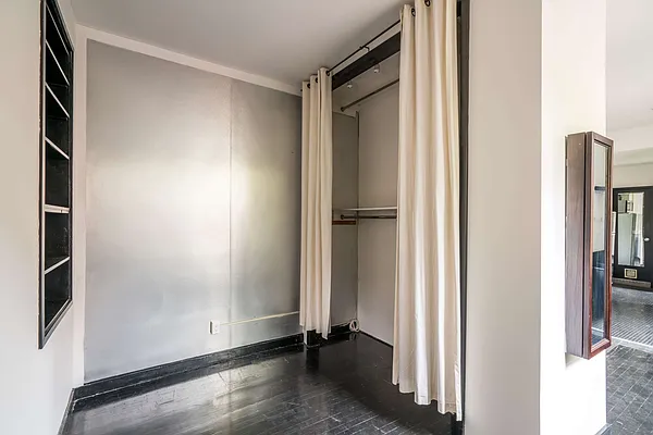 Sold by Yael Dunsky Real Estate | media 7