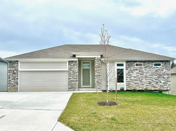 8556 Valley Spring Dr, De Soto, KS 66018