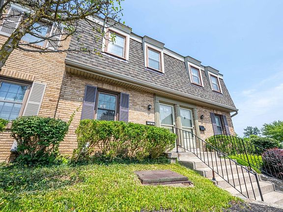3rd image of 9783 Bunker Hill Ln