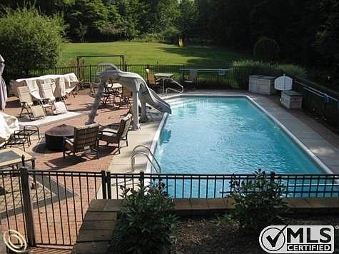 sh pool.jpg
