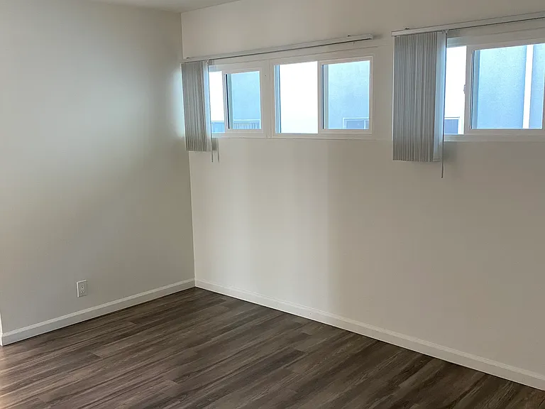 1014 W. Huntington Dr. — Photo 13
