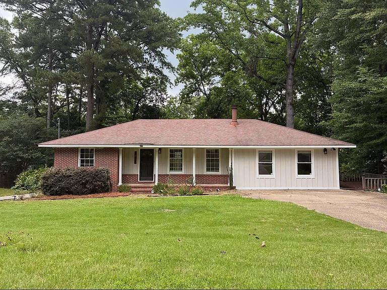 247 Denson Dr — Photo 1