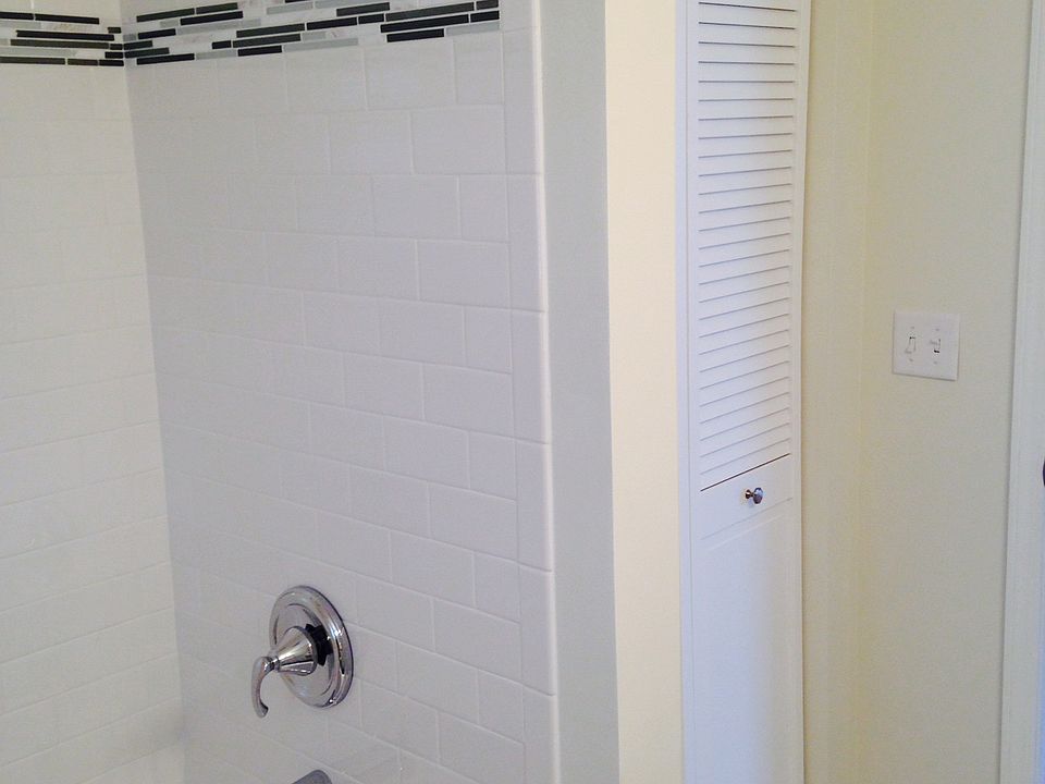 2nd image of 2122 Redfield St