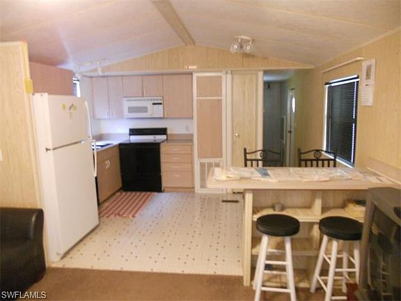 3rd image of 5459 Meadowlark Ln