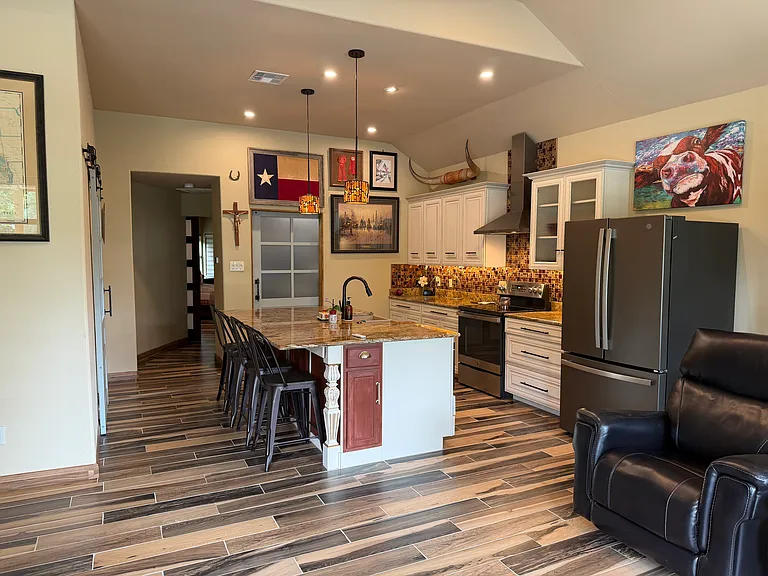 2453 Bottoms East Rd — Photo 6