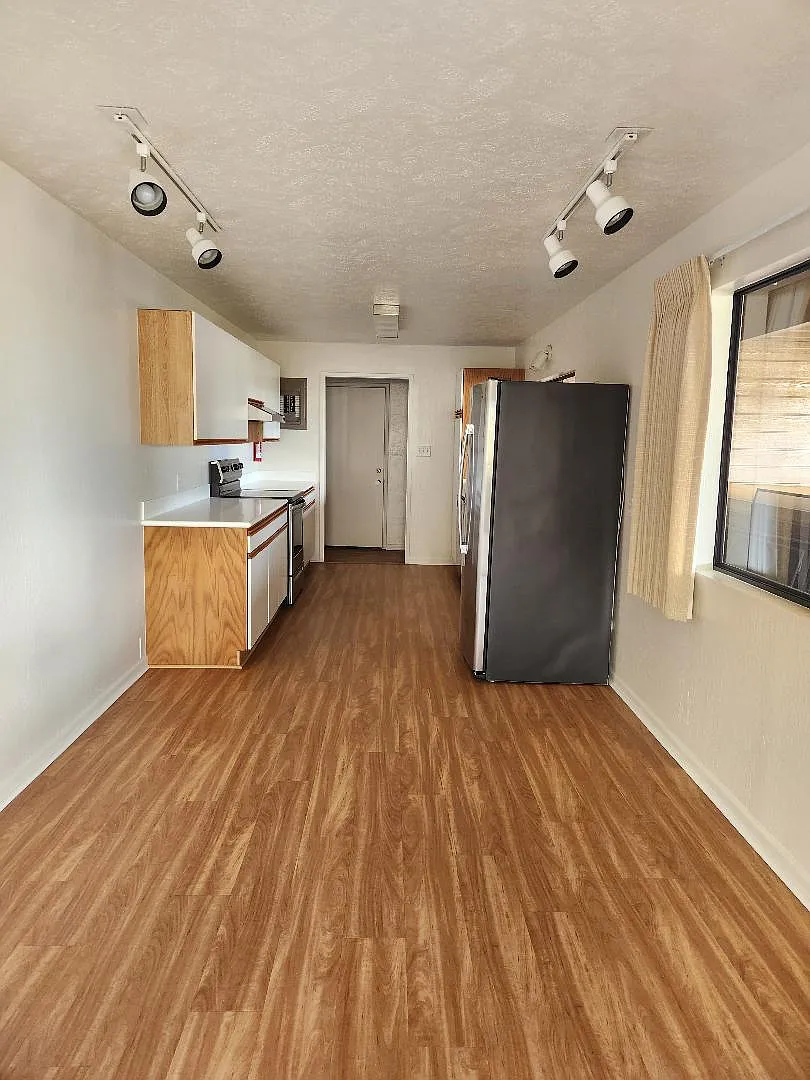 2 bed, 1000 sqft, $3,000 — Photo 1