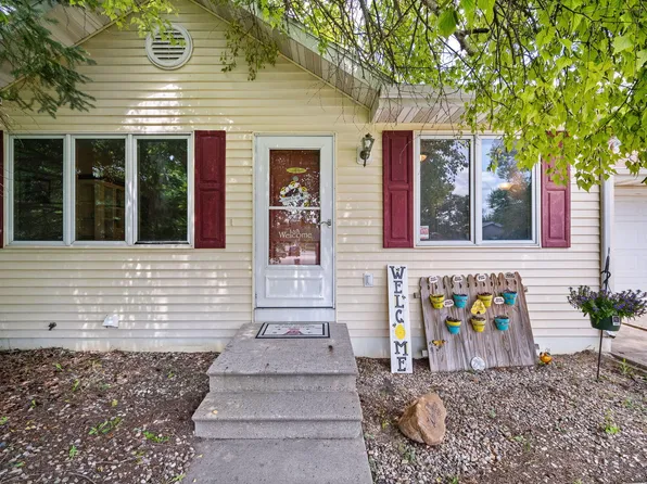 5469 Frost Dr, Ames, IA 50014