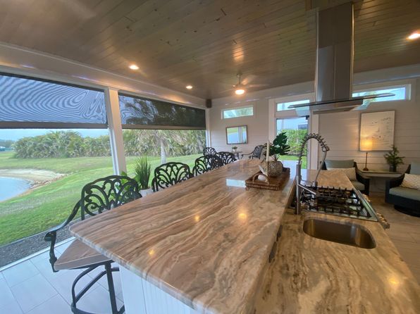 8196 SW Sand Crane Cir