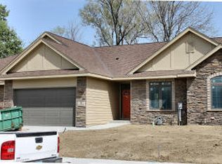 11 Kingsridge Dr N, Council Bluffs, IA 51503