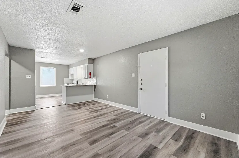 2 bed, 1.0 bath, 950 sqft, $1,000 — Photo 3