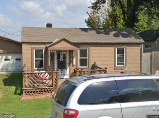 25 E Summit St, Aurora, MO 65605