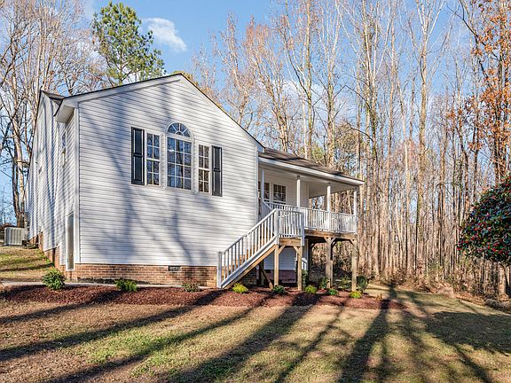 4th image of 11 Buckhorn Ln