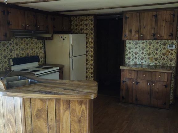2nd image of 277 Hub Greer Rd
