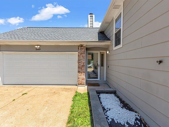 2nd image of 2019 Freemantle Ct